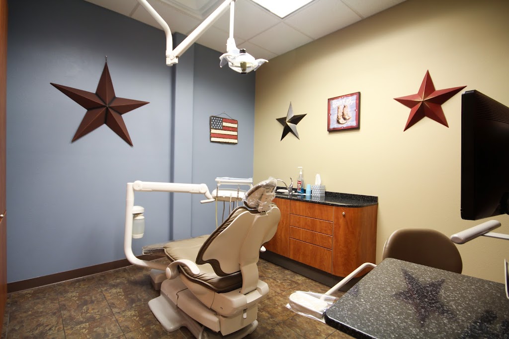Distinguished Dental | 4901 Golden Triangle Boulevard #111, Fort Worth, TX 76244, USA | Phone: (817) 337-8300