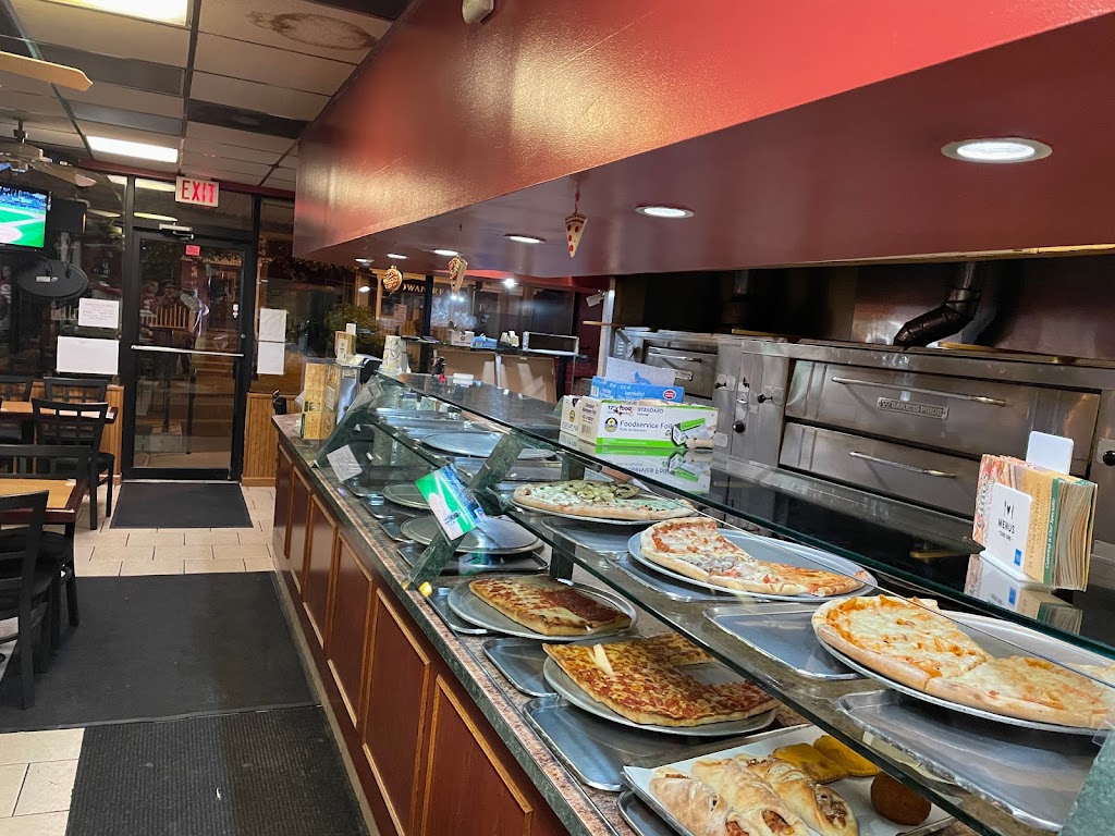 Ginos of Carle Place Pizzeria and Restaurant | 510 Westbury Ave, Carle Place, NY 11514, USA | Phone: (516) 876-8880