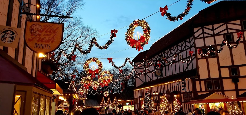 Williamsburg, VA Christmas Town Discounts & Vacation Deals | 451 McLaws Cir, Williamsburg, VA 23185, USA | Phone: (888) 445-9161