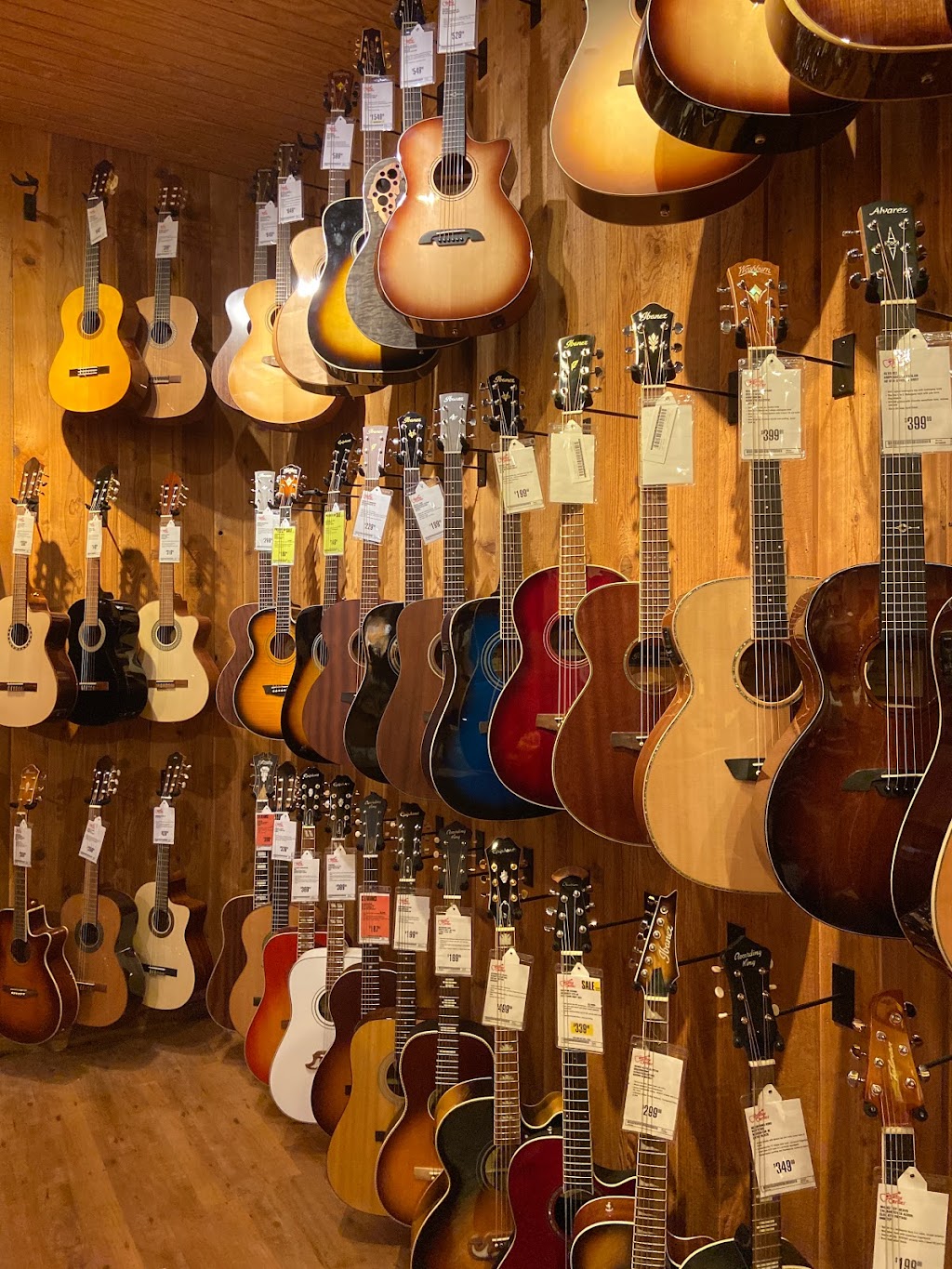 Guitar Center | 4519 Lyndon B Johnson Fwy, Farmers Branch, TX 75244, USA | Phone: (972) 960-0011