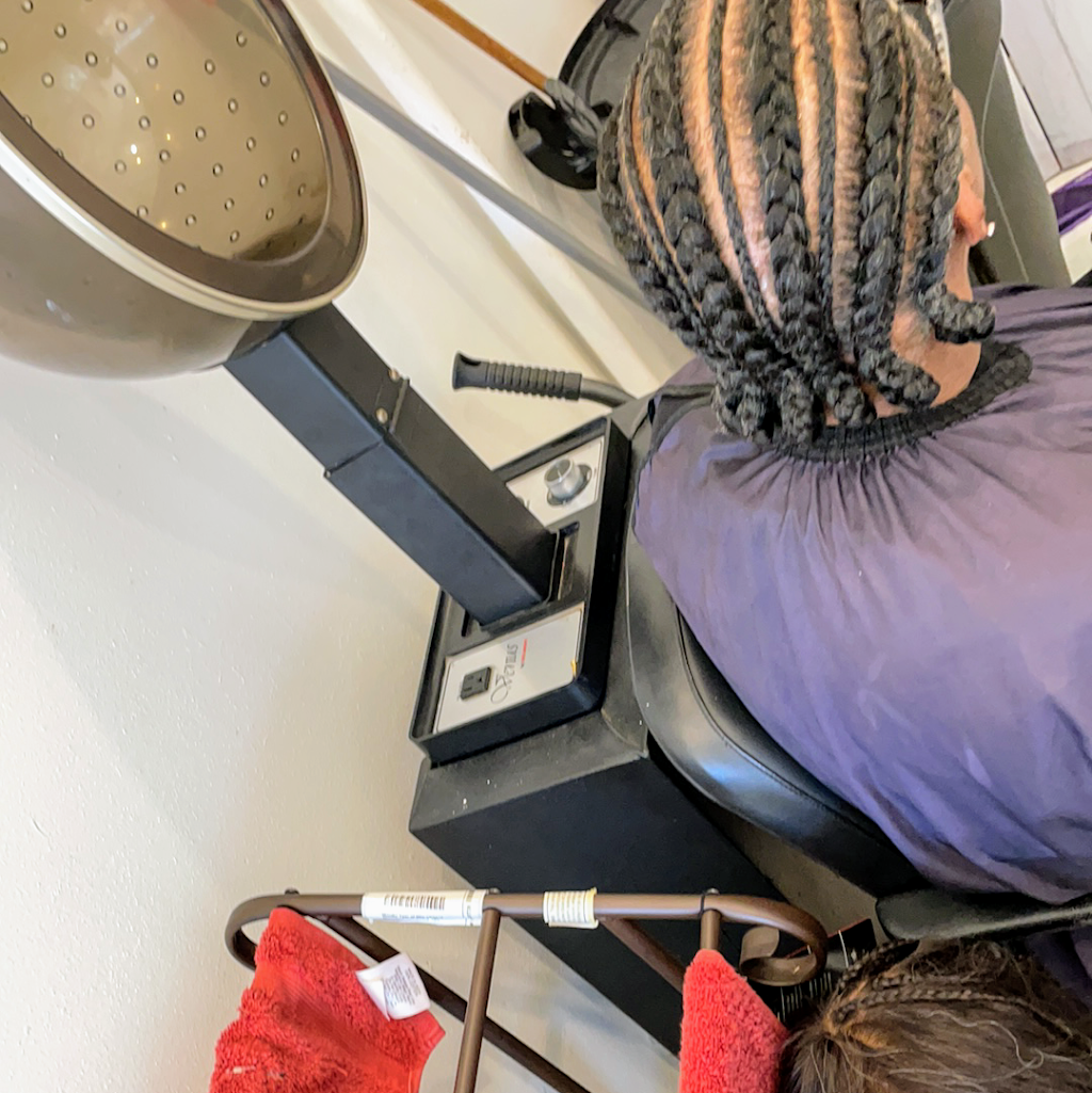 Winnie African hair braiding | 180-23 Linden Blvd, Queens, NY 11434, USA | Phone: (347) 869-3789
