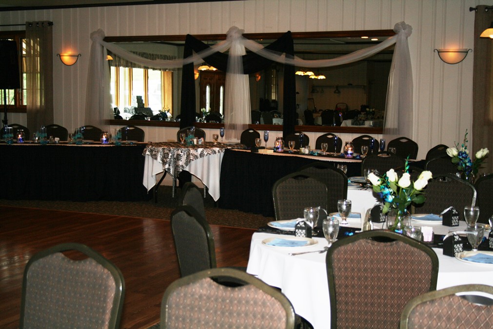 Field house Restaurant | 911 N Pike Rd, Cabot, PA 16023, USA | Phone: (724) 352-9603
