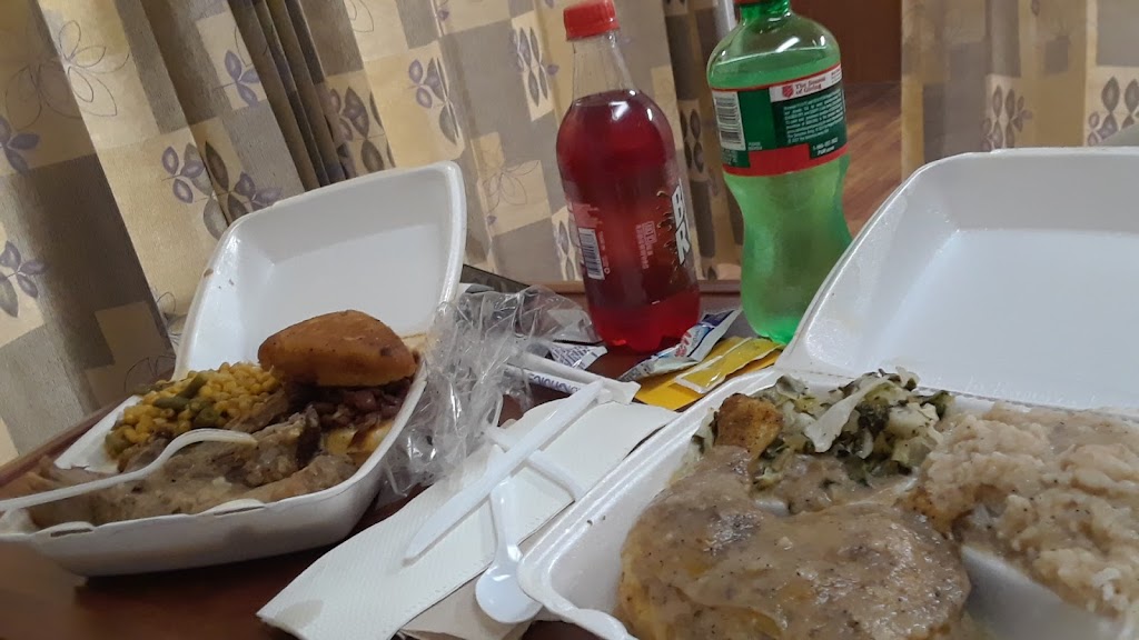 Hoberts Southern Soul Food Restaurant | 4023 E Berry St, Fort Worth, TX 76105, USA | Phone: (817) 534-1604