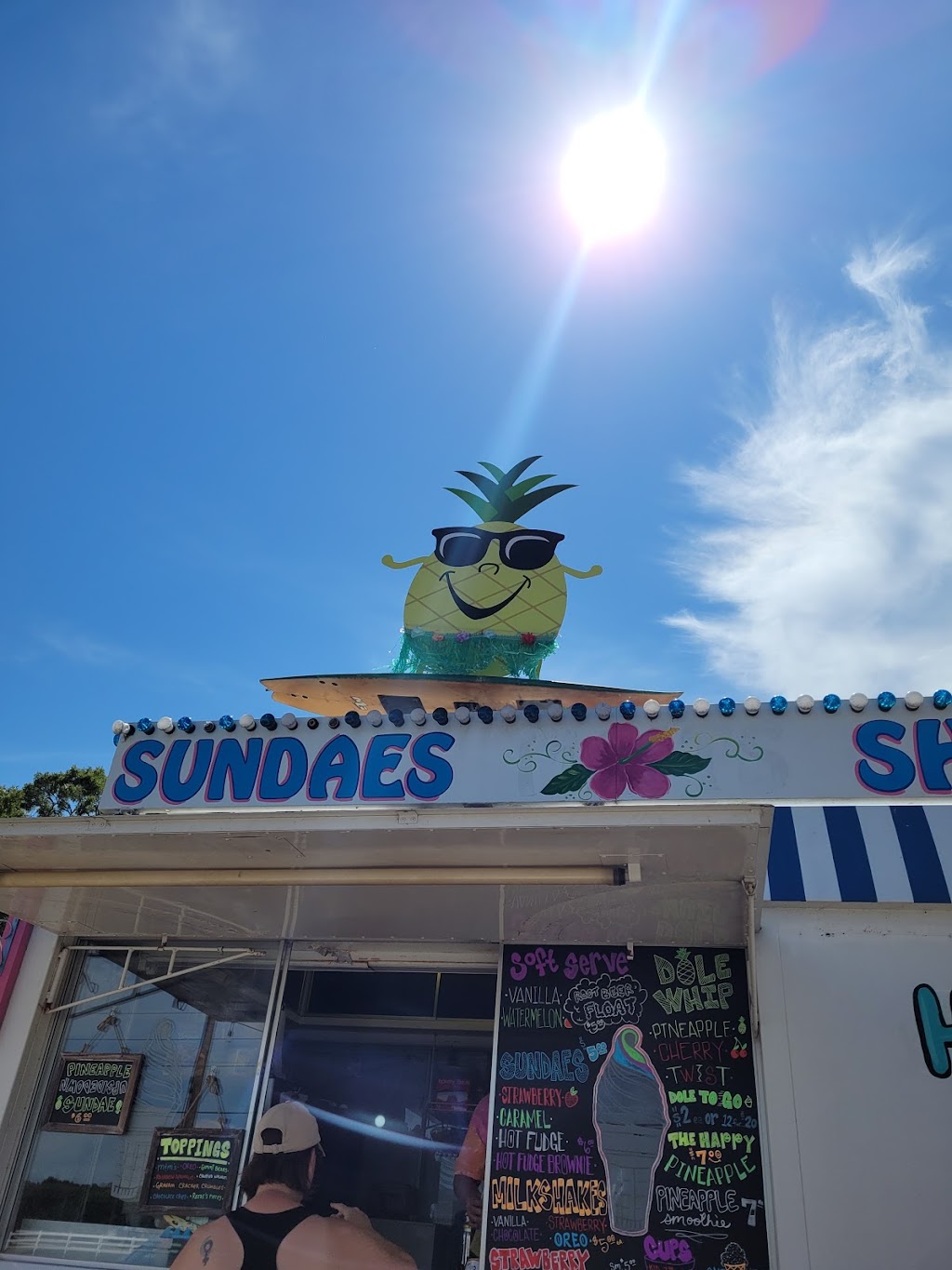 The Happy Pineapple | 1750 SE 58th Ave, Ocala, FL 34471, USA | Phone: (352) 362-1993