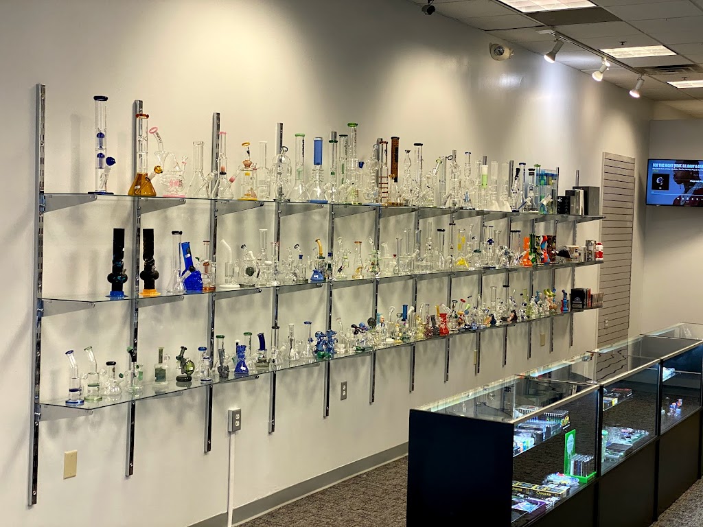 Vaporworld & CBD 4 Real NewTowne SQ | 236 New Towne Square Dr, Toledo, OH 43612, USA | Phone: (419) 478-7777