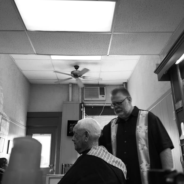 Berrys Barber Shop | 204 W Main St, Blanchester, OH 45107, USA | Phone: (937) 783-3326