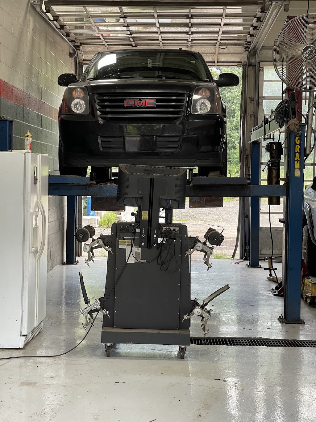 Complete Auto Center Pro - car repair  | Photo 2 of 7 | Address: 6900 Cooley Lake Rd, Waterford Twp, MI 48327, USA | Phone: (248) 623-1400