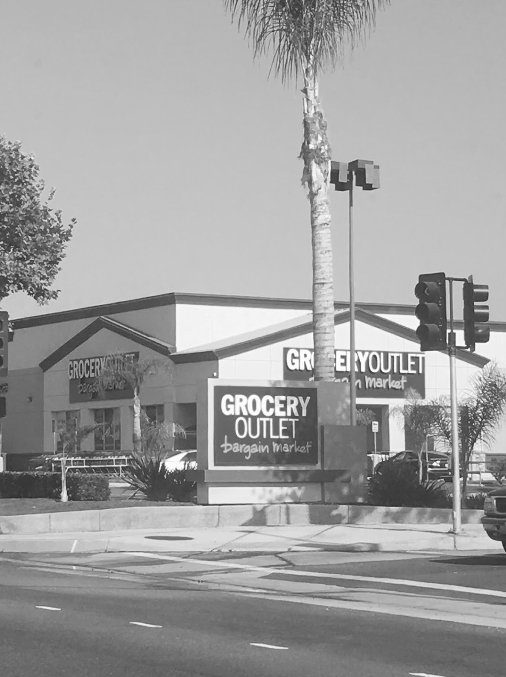 Grocery Outlet | 2001 W Whittier Blvd, La Habra, CA 90631, USA | Phone: (562) 691-7744