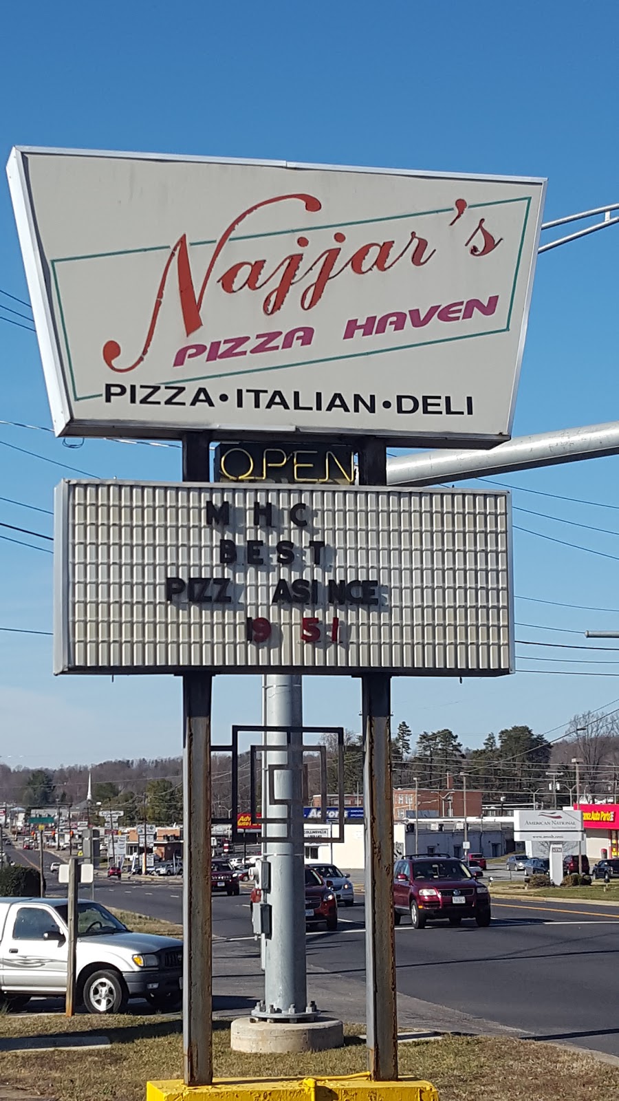 Najjars Pizza Haven Inc | 2425 Virginia Ave, Collinsville, VA 24078, USA | Phone: (276) 647-3363