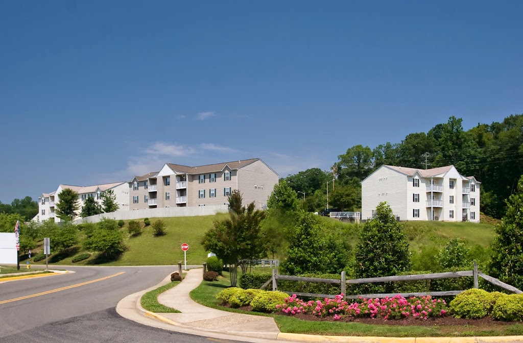 Carriage Pointe at Aquia | 225 White Pine Cir, Stafford, VA 22554, USA | Phone: (540) 274-0359