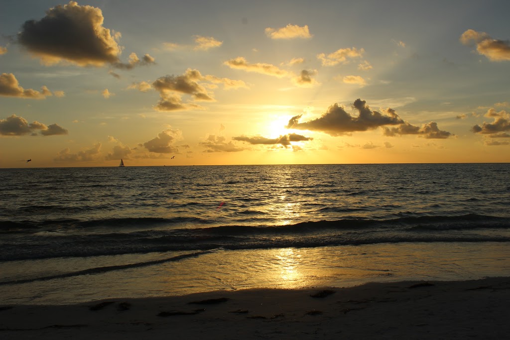 Florida Sun Vacation Rentals | 1825 Sutherland Dr West, Palm Harbor, FL 34683, USA | Phone: (727) 831-1326