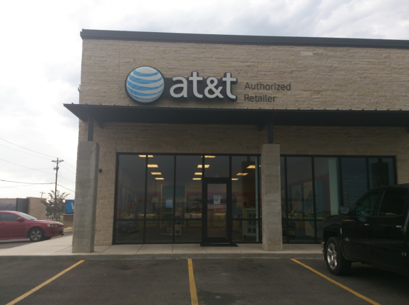 AT&T Store | 1906 S Colorado St Suite 101, Lockhart, TX 78644, USA | Phone: (512) 398-3331