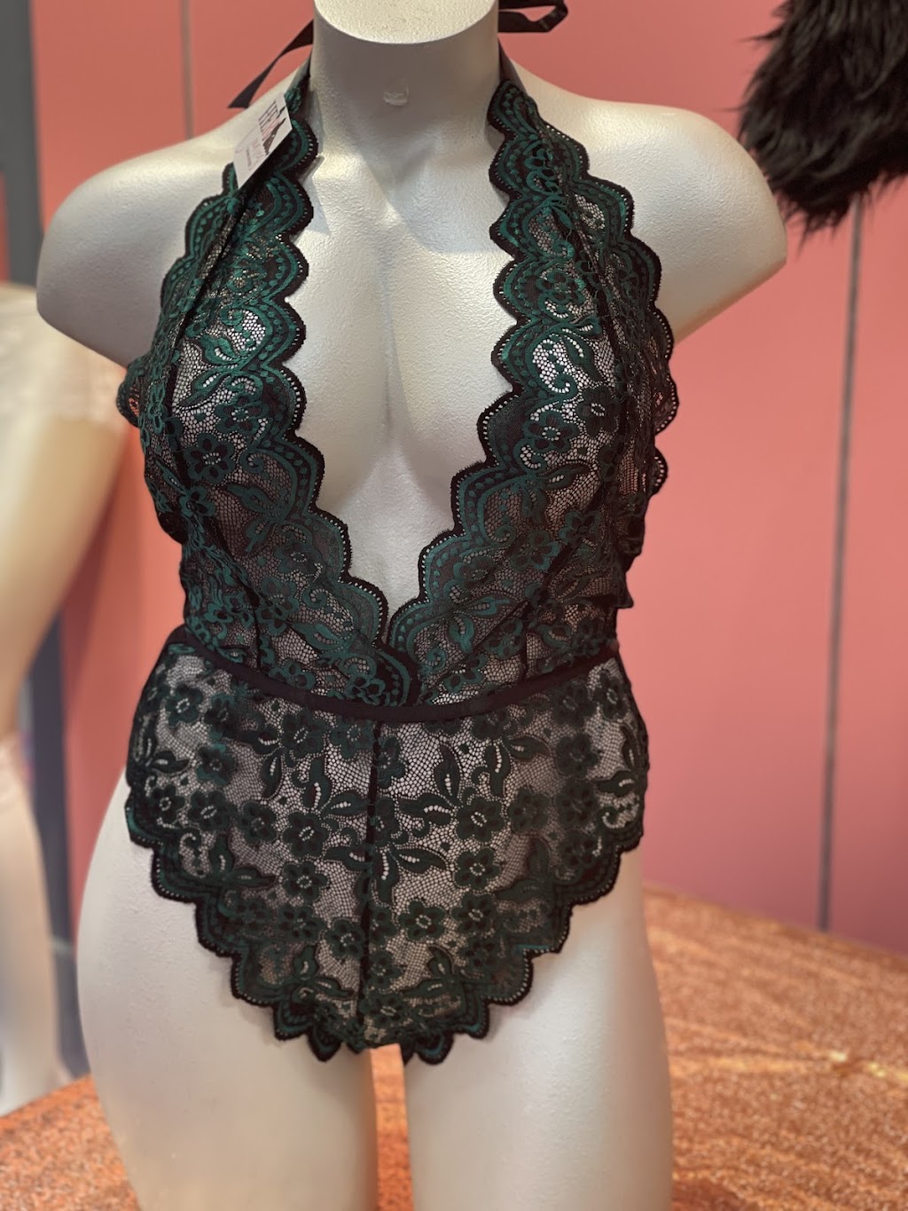 Her Curves Lingerie Boutique | Dayton Mall, 2700 Miamisburg Centerville Rd, Dayton, OH 45459, USA | Phone: (937) 963-3842