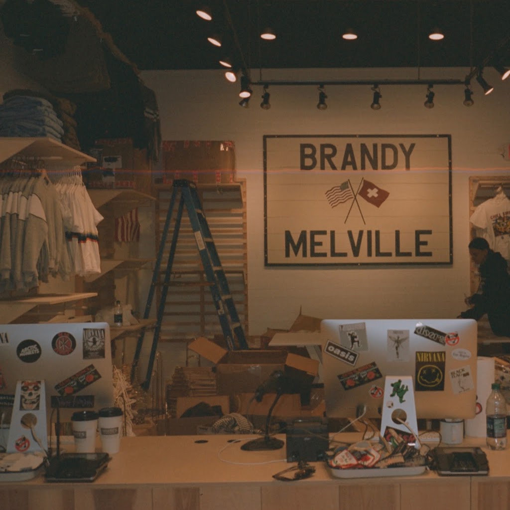 Brandy Melville - Hingham | 94 Derby St Space 413, Hingham, MA 02043, USA | Phone: (781) 556-5539