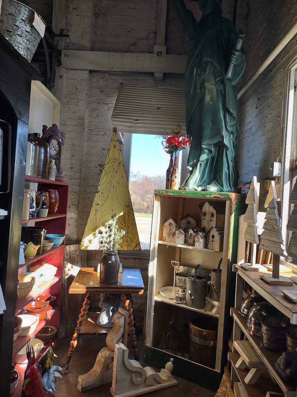 Vintage 71 | 813 N Main St, Edwardsville, IL 62025, USA | Phone: (618) 307-9949