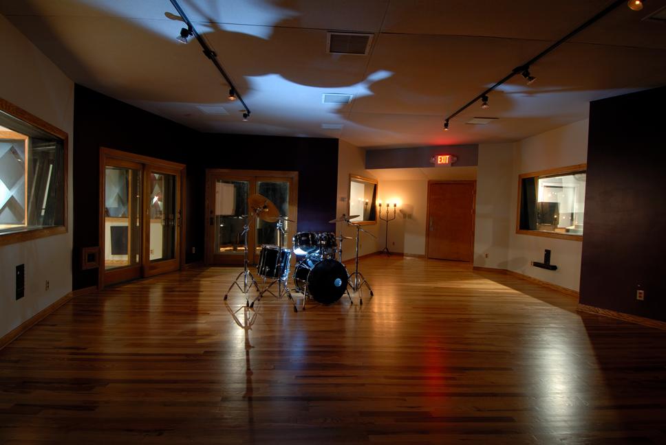 Winterland Studios | 5417 Boone Ave N, Minneapolis, MN 55428, USA | Phone: (763) 971-8943