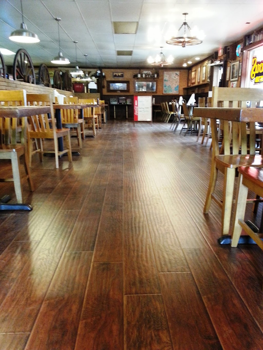 The Floor Barn | 12200 South Fwy, Burleson, TX 76028, USA | Phone: (817) 426-3900