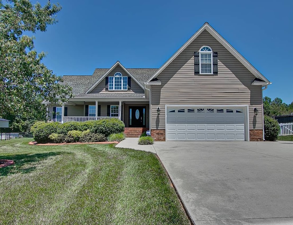 Kimberly Moore-Dudley, KMD Homes Team | 1501 Highwoods Blvd Ste 400, Greensboro, NC 27410, USA | Phone: (336) 776-7086