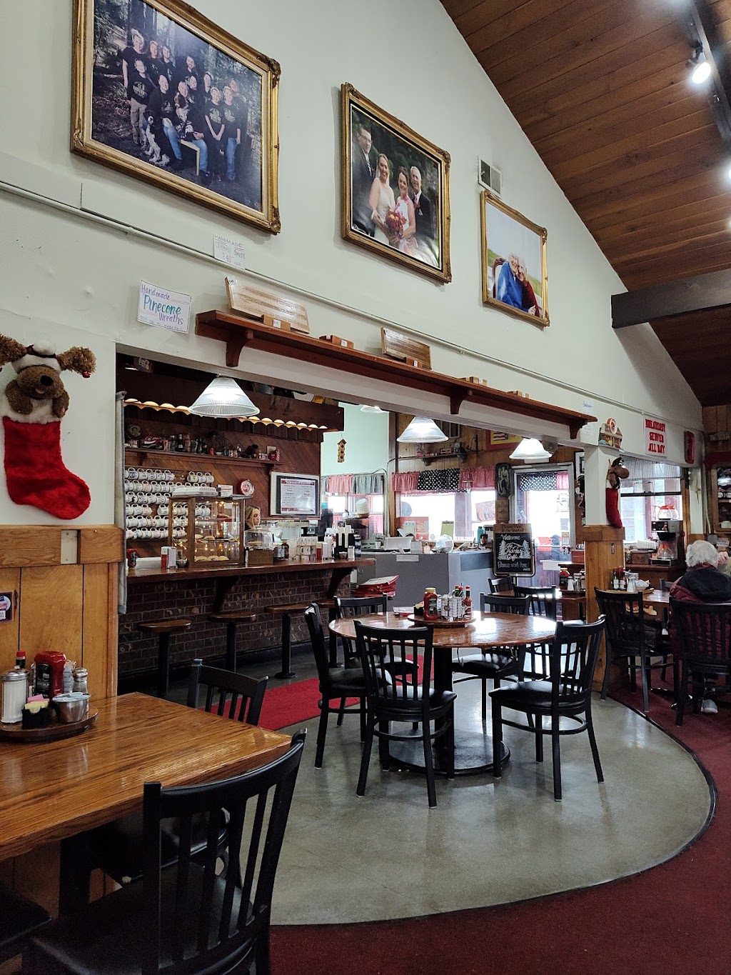 Charlies Cafe | 1335 Roosevelt Ave E, Enumclaw, WA 98022, USA | Phone: (360) 825-5191