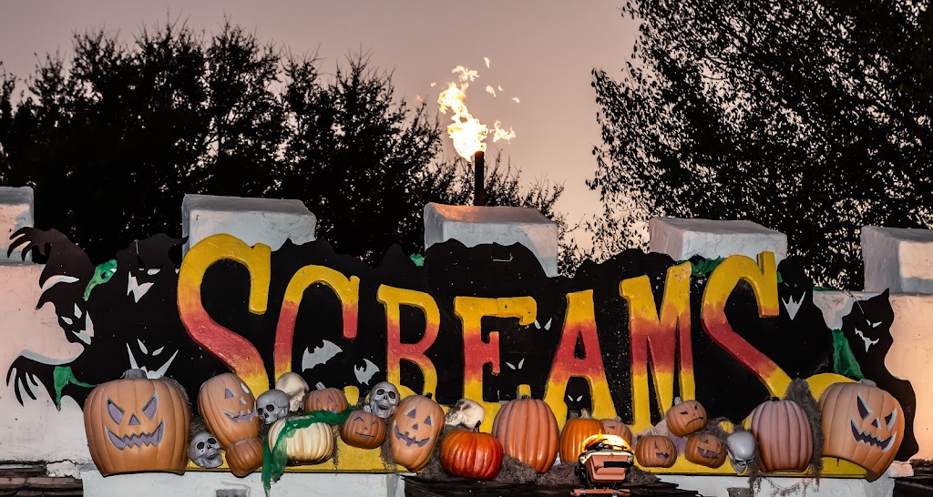 Screams® Halloween Theme Park | 2511 FM 66, Waxahachie, TX 75167, USA | Phone: (972) 938-3247