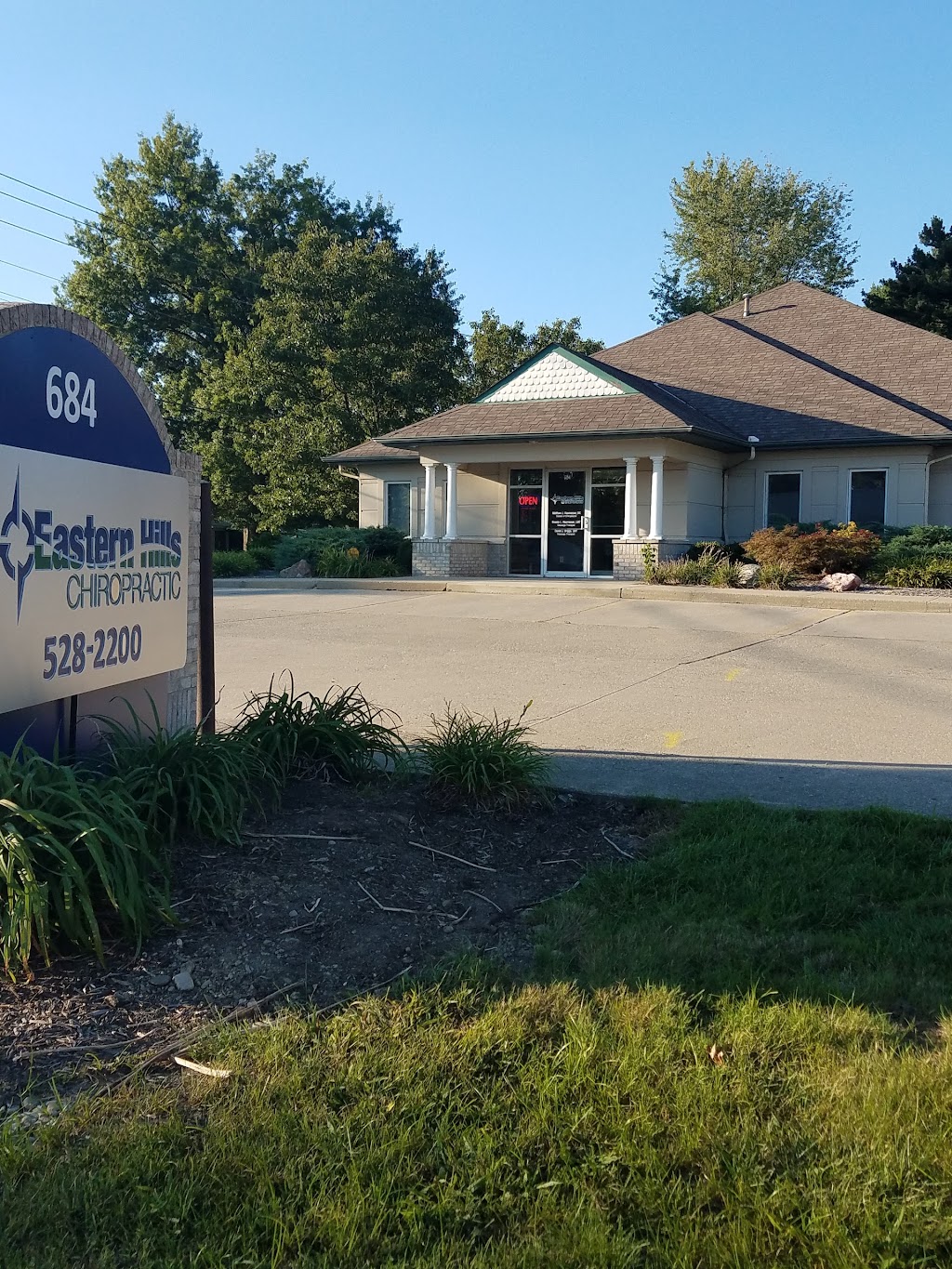 Eastern Hills Chiropractic | 684 Old State Rte 74, Cincinnati, OH 45245, USA | Phone: (513) 528-2200