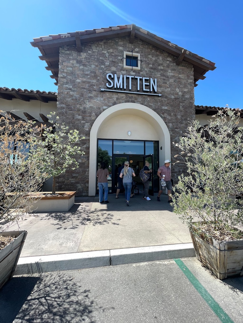 Smitten | 1407 Buena Vista Rd, Bakersfield, CA 93311, USA | Phone: (661) 282-8641