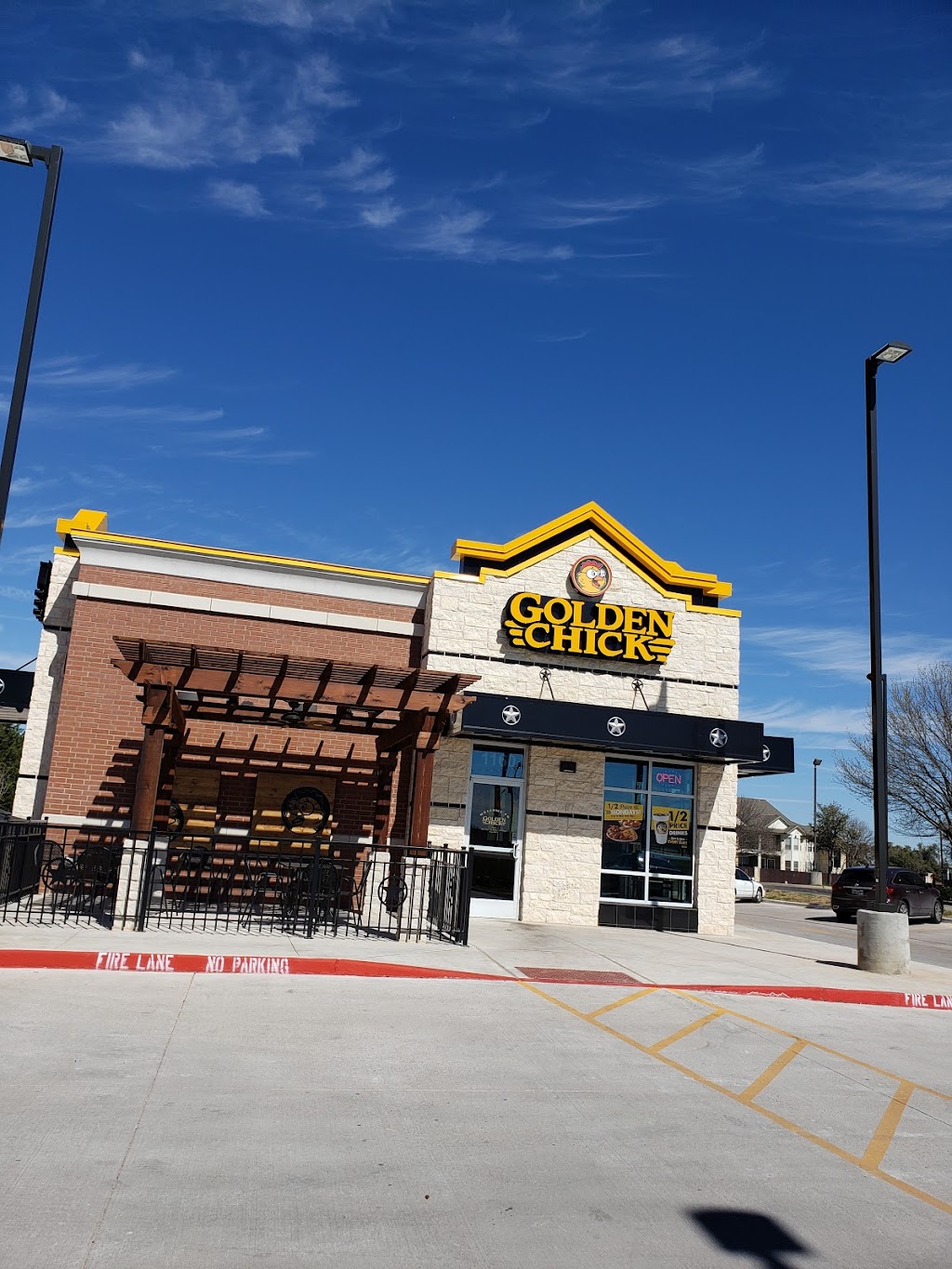 Golden Chick | 1160 East US Hwy 377, Granbury, TX 76048, USA | Phone: (682) 936-4370