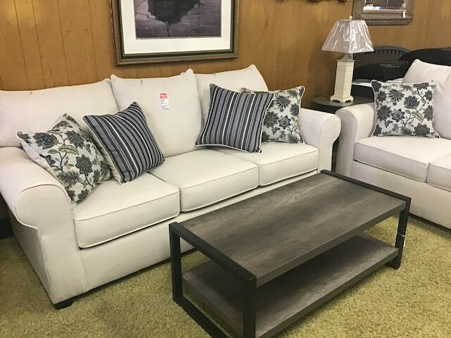 Webbs Furniture | 230 E Main St, Gas City, IN 46933, USA | Phone: (765) 674-3595