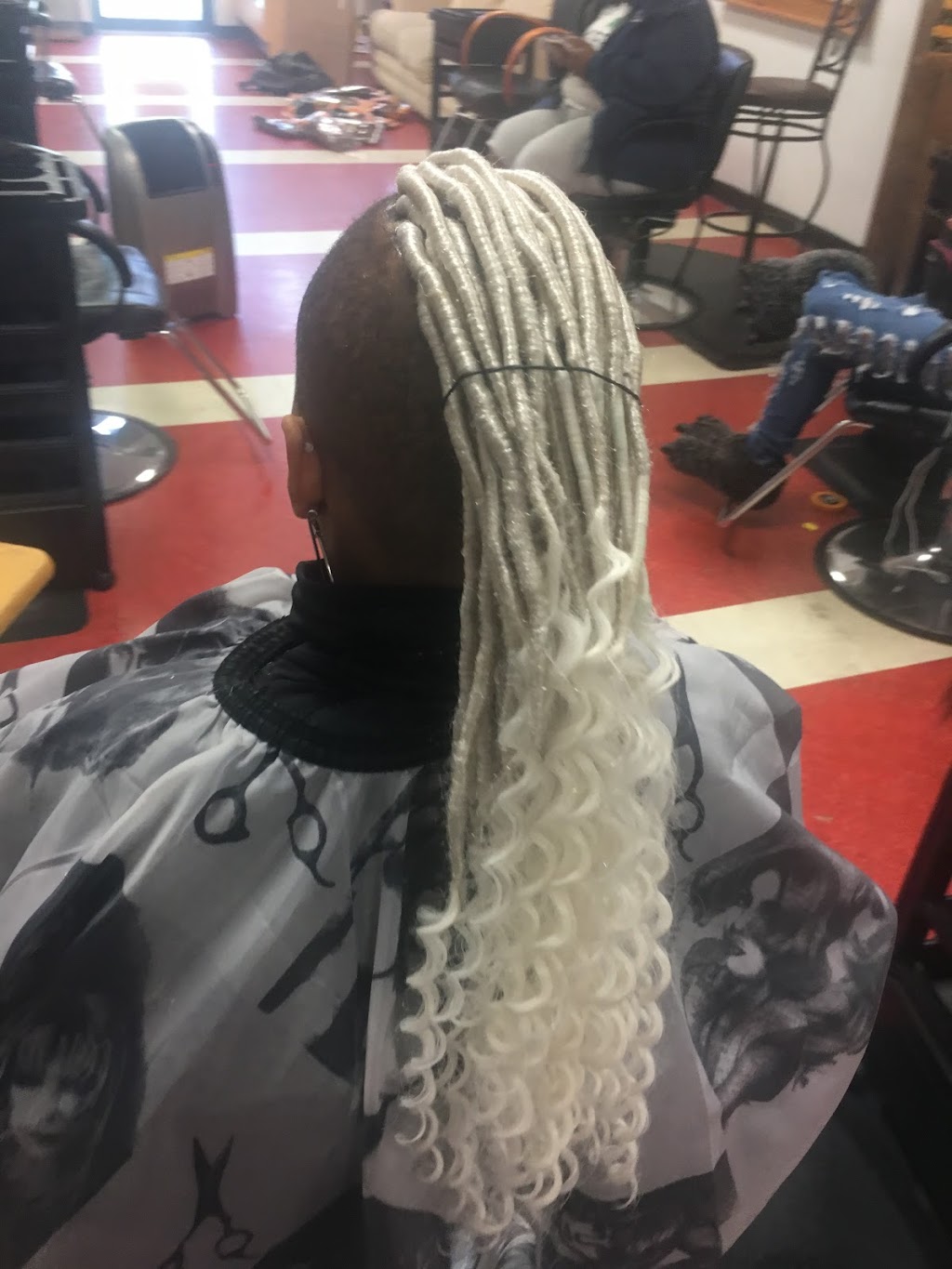 DIVINE AFRICAN HAIR BRAIDING | 1065 E Ridge Rd, Griffith, IN 46319, USA | Phone: (219) 513-6984