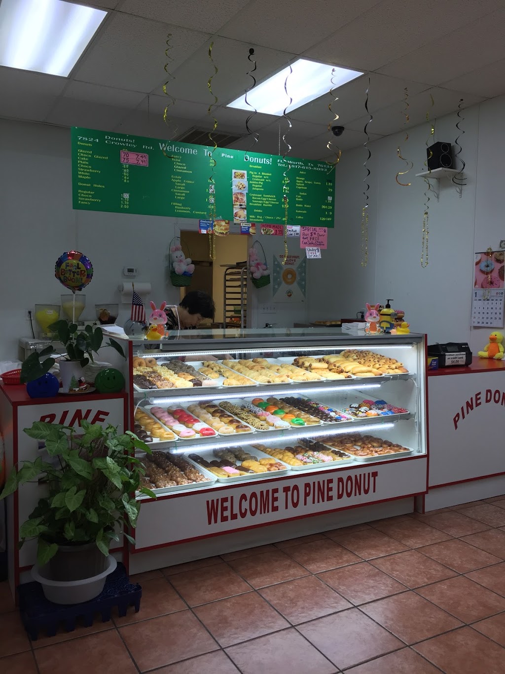 Pine Donuts | 7824 Crowley Rd, Fort Worth, TX 76134, USA | Phone: (817) 615-8093