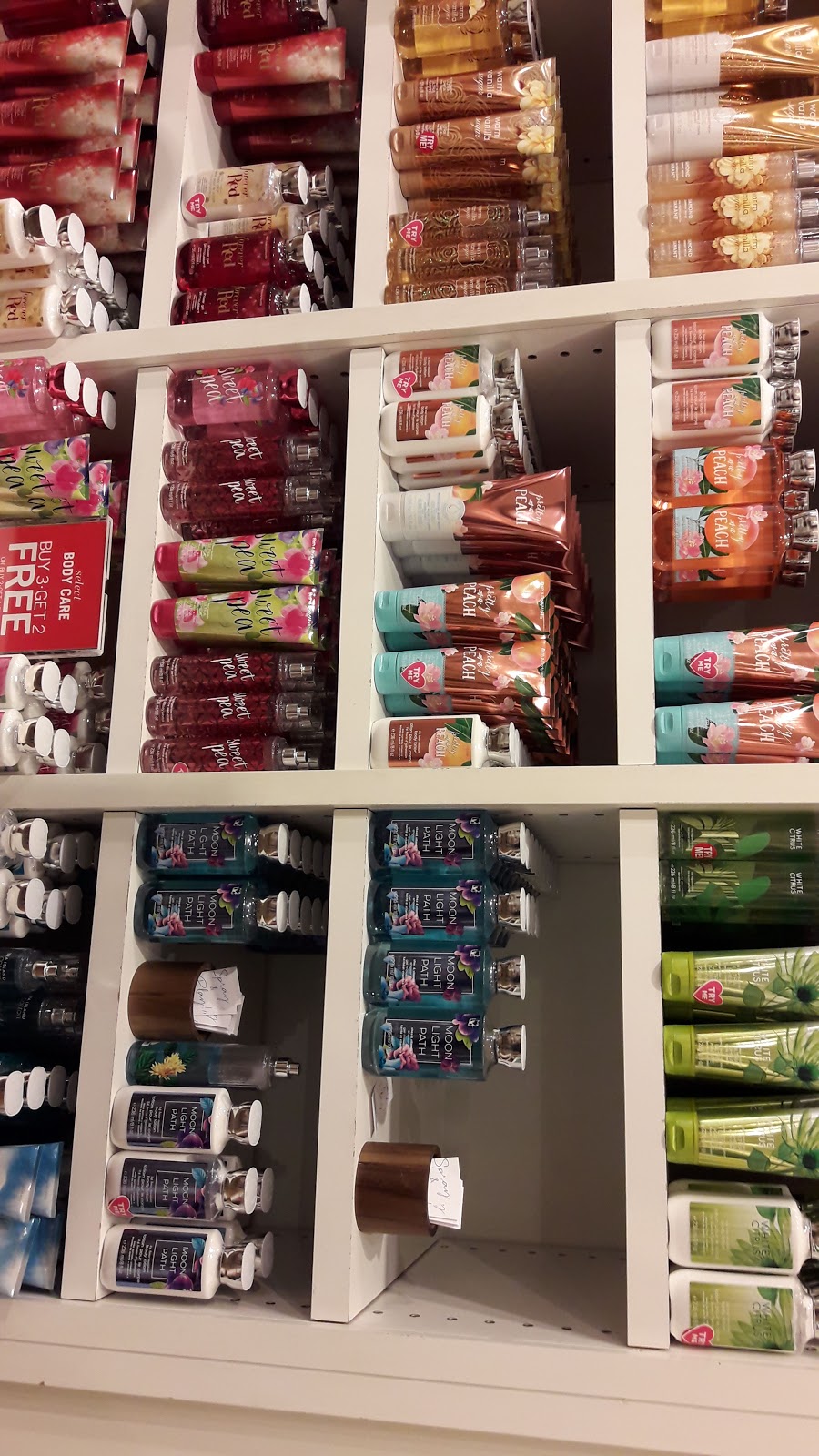 Bath & Body Works | 3100 Howard Ave, Windsor, ON N8X 3Y8, Canada | Phone: (519) 967-9484