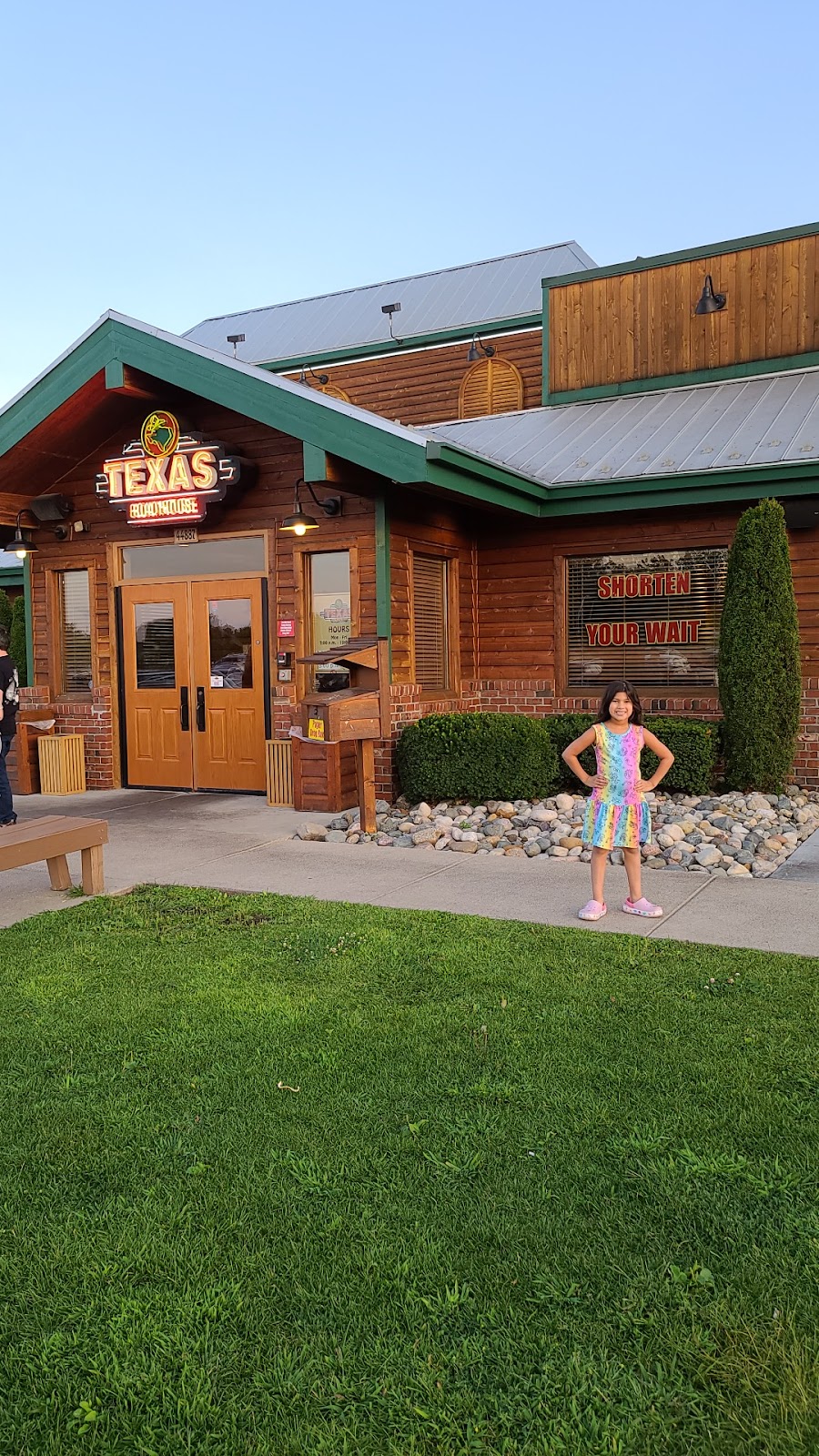 Texas Roadhouse | 44887 Mound Rd, Sterling Heights, MI 48314, USA | Phone: (586) 803-1870