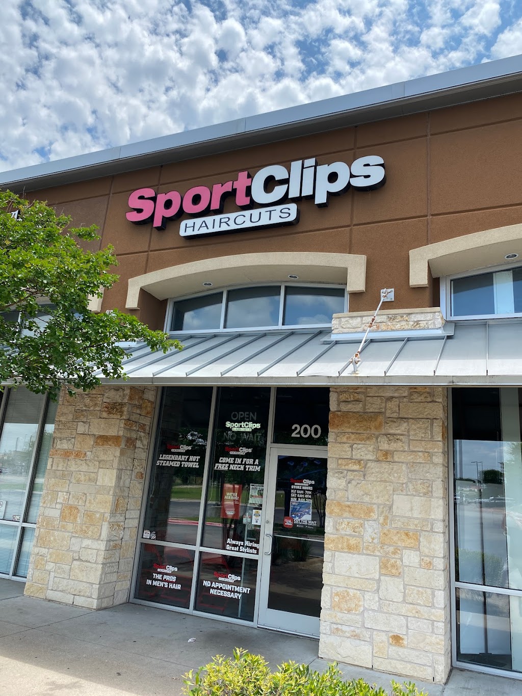 Sport Clips Haircuts of Kyle | 5695 Kyle Pkwy Ste.200, Kyle, TX 78640, USA | Phone: (512) 268-1133