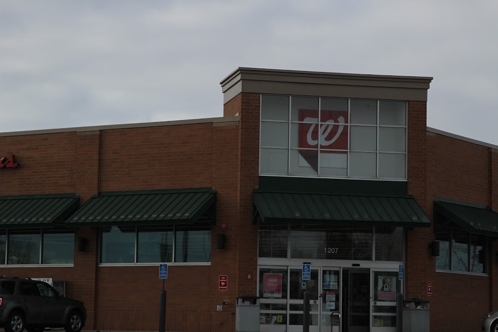 Walgreens | 1207 W Broadway Ave, Forest Lake, MN 55025, USA | Phone: (651) 255-1887