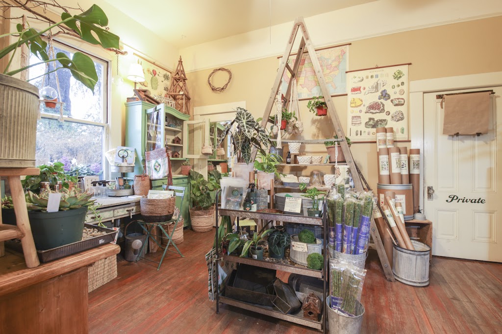 Antique Gardener | 80 Main St, Sutter Creek, CA 95685, USA | Phone: (209) 267-5551