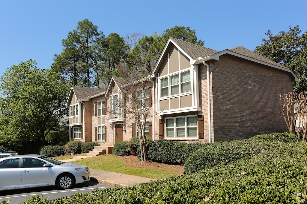 The Crossing at Henderson Mill Apartment Homes | 3340 Lansbury Village Dr, Atlanta, GA 30341, USA | Phone: (470) 336-1504