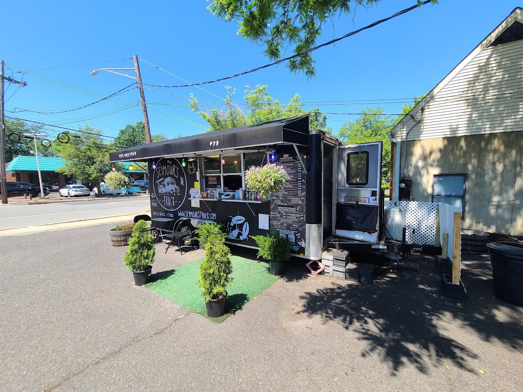 Seymours Food Truck | 326 Main St, Madison, NJ 07940, USA | Phone: (973) 922-1705
