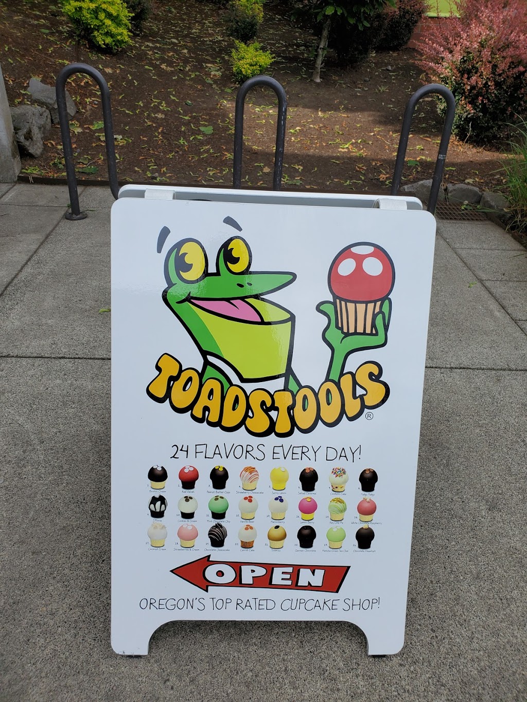 Toadstool Cupcakes | 3557 SE Hawthorne Blvd, Portland, OR 97214, USA | Phone: (503) 764-9921