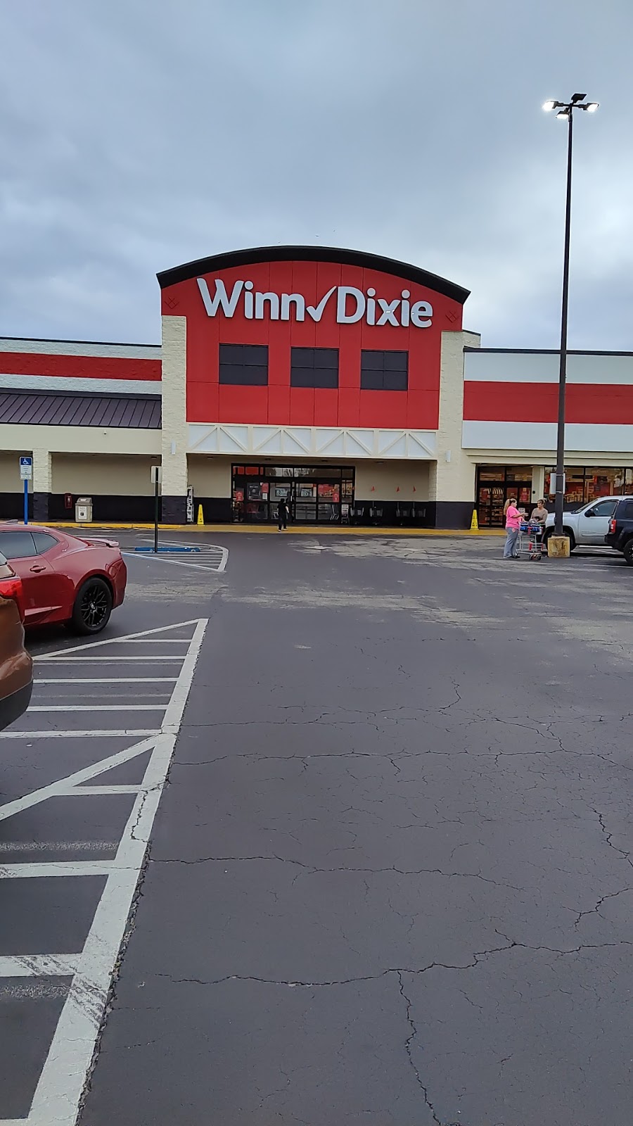 Winn-Dixie Wine & Spirits | 1133 S 6th Ave, Wauchula, FL 33873, USA | Phone: (863) 767-0452