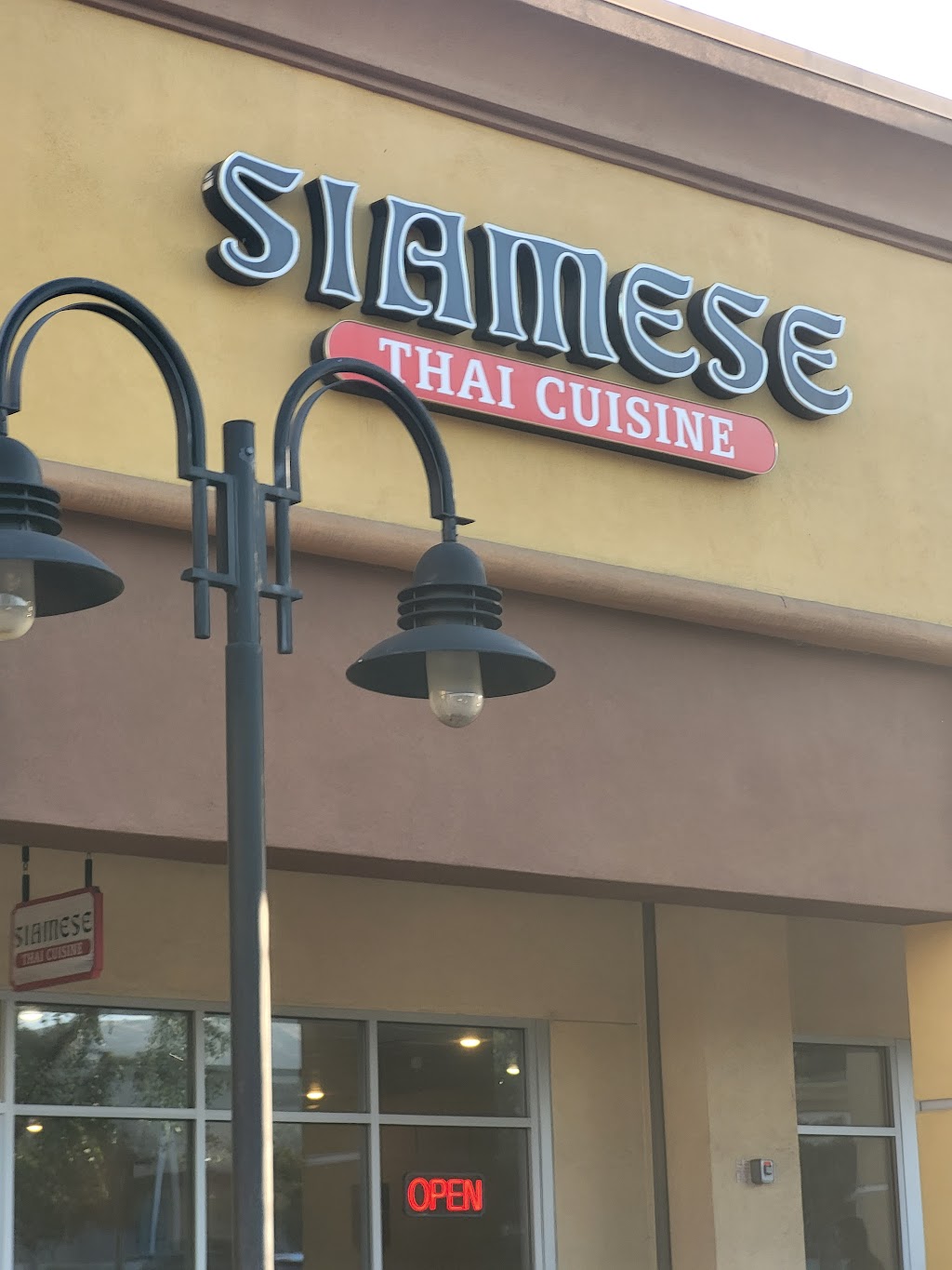 Siamese Restaurant | 1544 Foothill Blvd #3434, La Verne, CA 91750, USA | Phone: (909) 593-7097