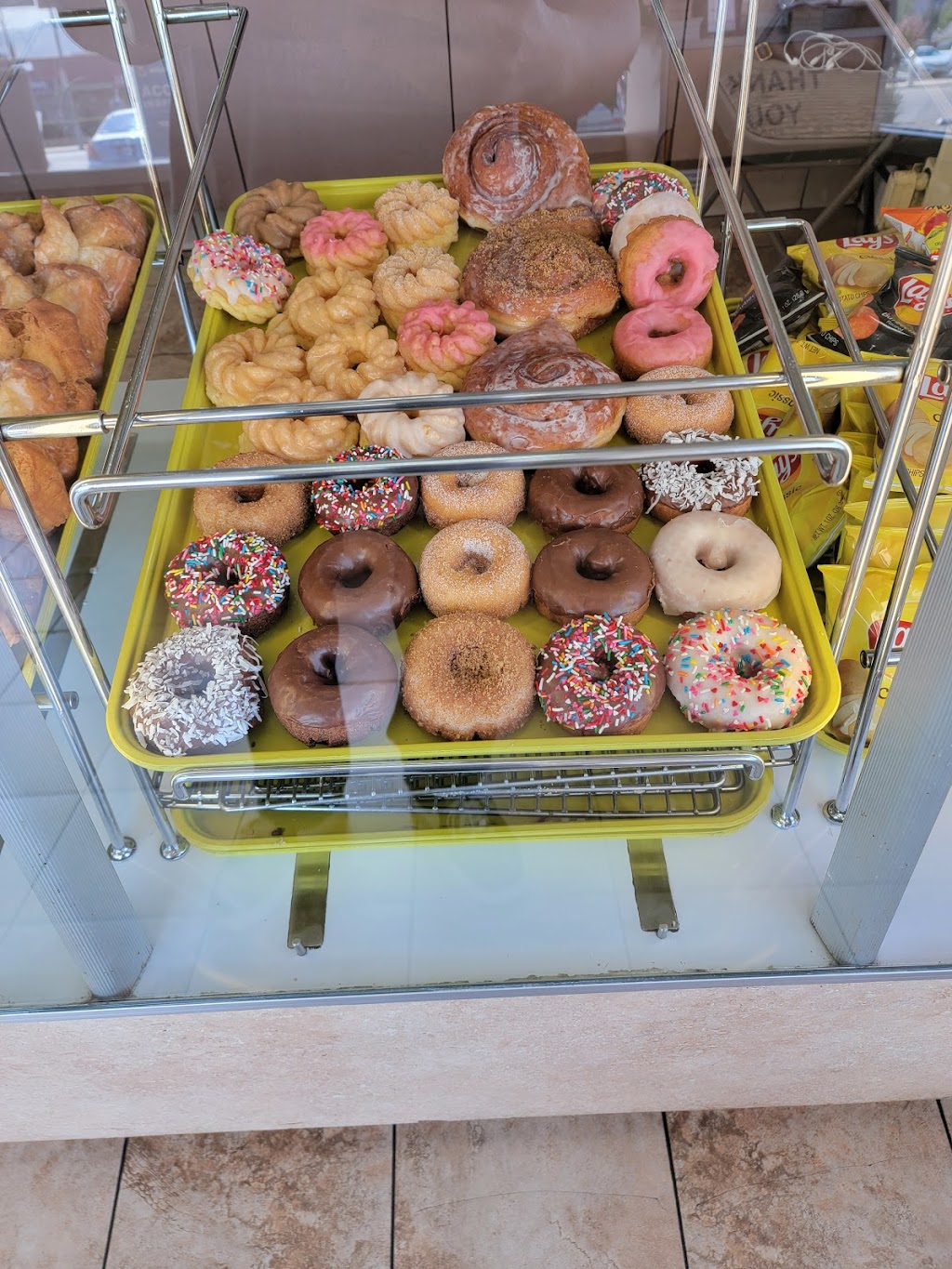 K H Cinnamon Donuts | 8441 Sunland Blvd, Sun Valley, CA 91352, USA | Phone: (818) 768-2845