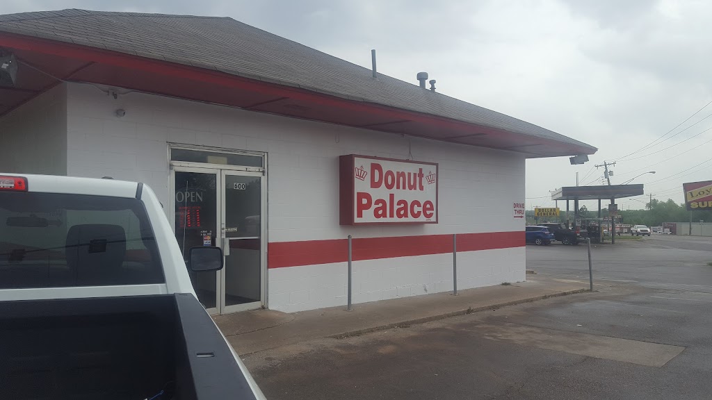 Donuts Palace | 600 N Main St, Noble, OK 73068, USA | Phone: (405) 872-1488