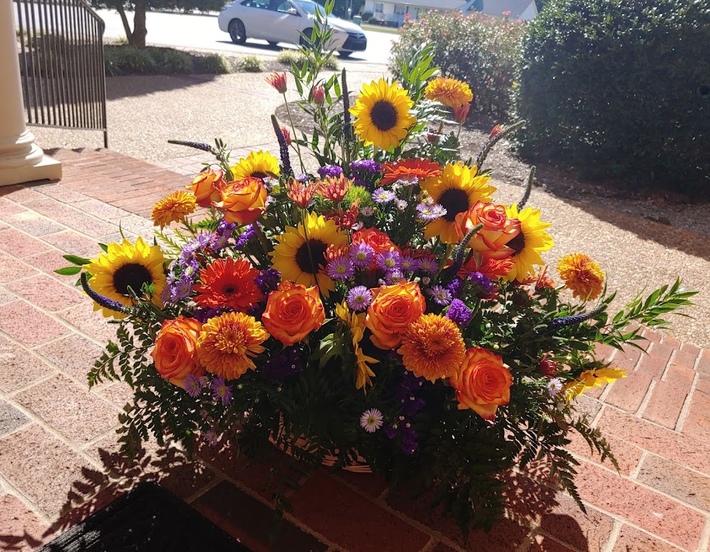 Beyond Petals Florist & Gifts | 1845 Avents Ferry Rd, Sanford, NC 27330, USA | Phone: (910) 814-0660