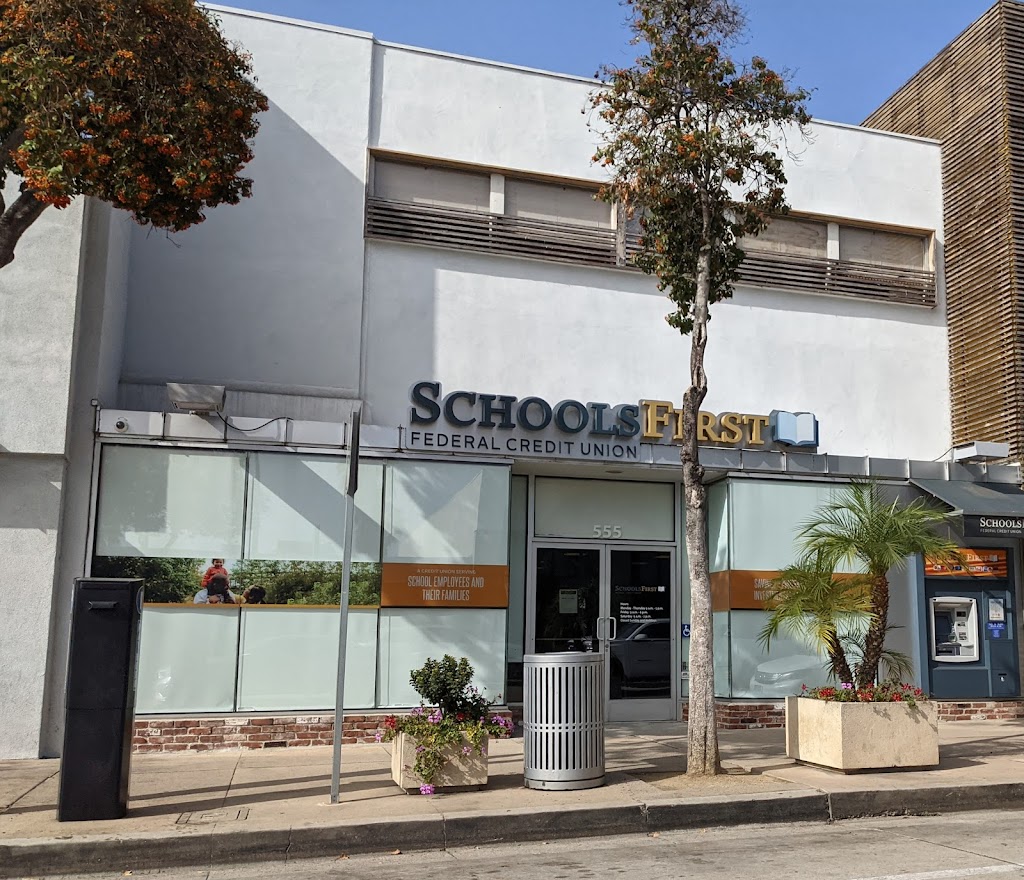 SchoolsFirst Federal Credit Union - Pasadena | 555 S Lake Ave, Pasadena, CA 91101, USA | Phone: (800) 462-8328