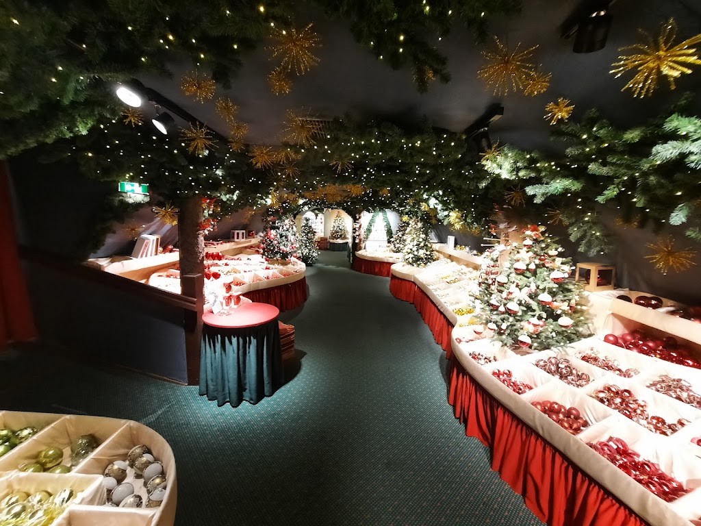 Käthe Wohlfahrt - Weihnachtsdorf | Herrngasse 1, 91541 Rothenburg ob der Tauber, Germany | Phone: 0800 4090150