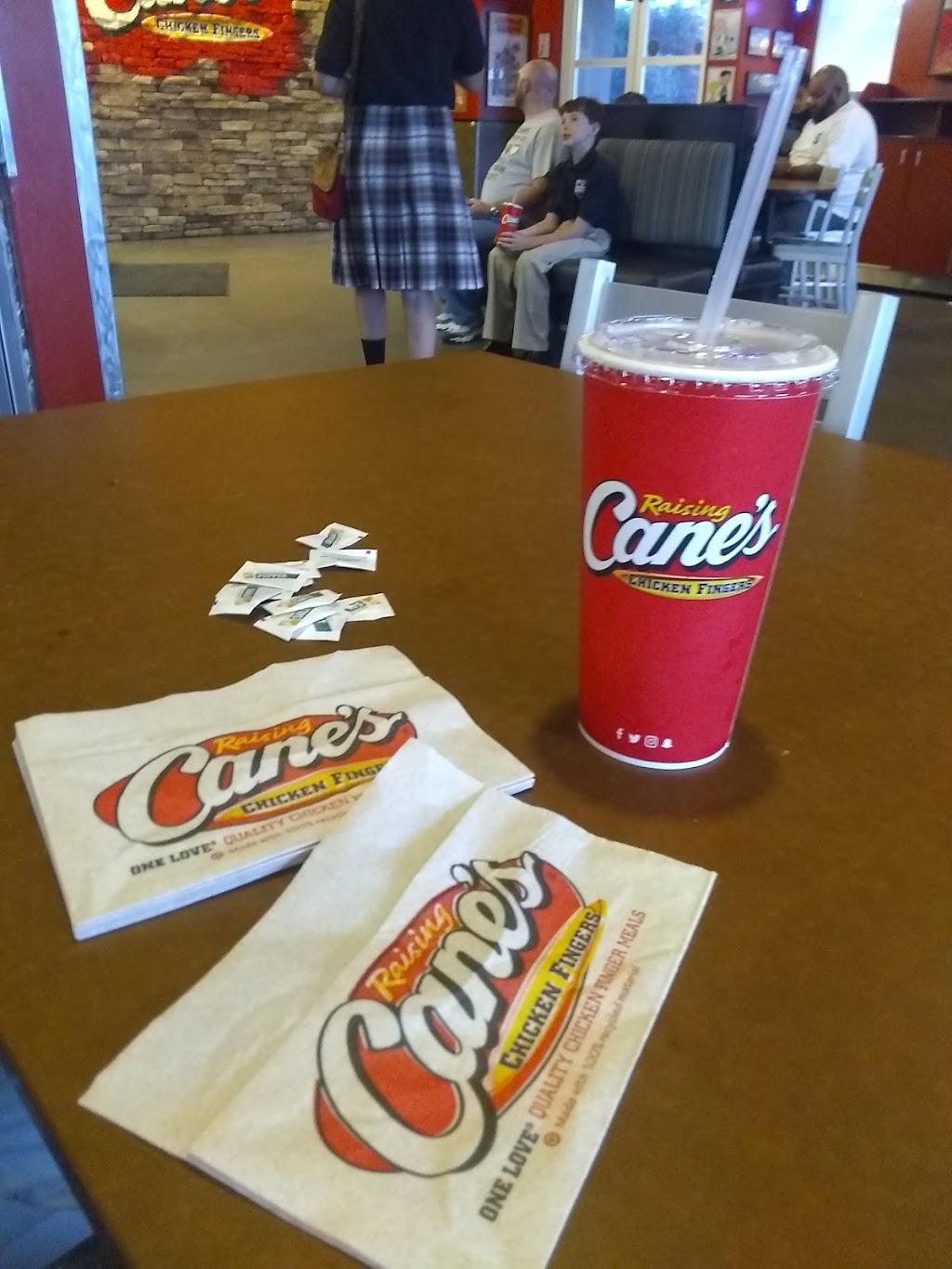 Raising Canes Chicken Fingers | 2715 W Peoria Ave, Phoenix, AZ 85029, USA | Phone: (602) 795-3550