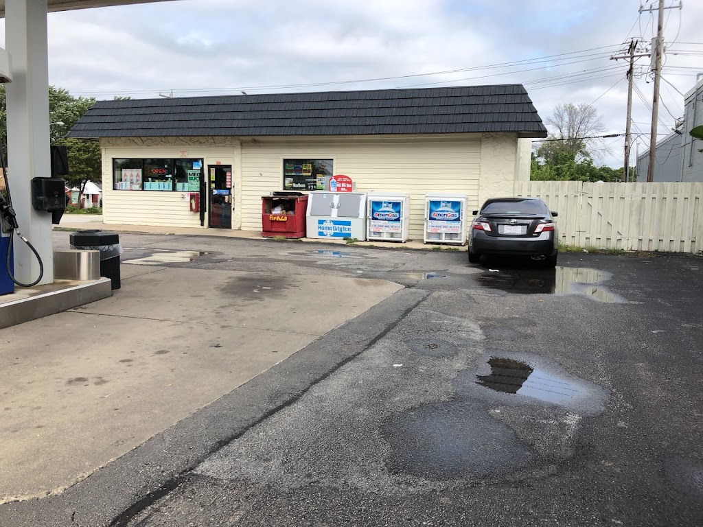 Clark Gas Station & Convenient Store | 5030 W Howard Ave, Milwaukee, WI 53220, USA | Phone: (414) 616-1804
