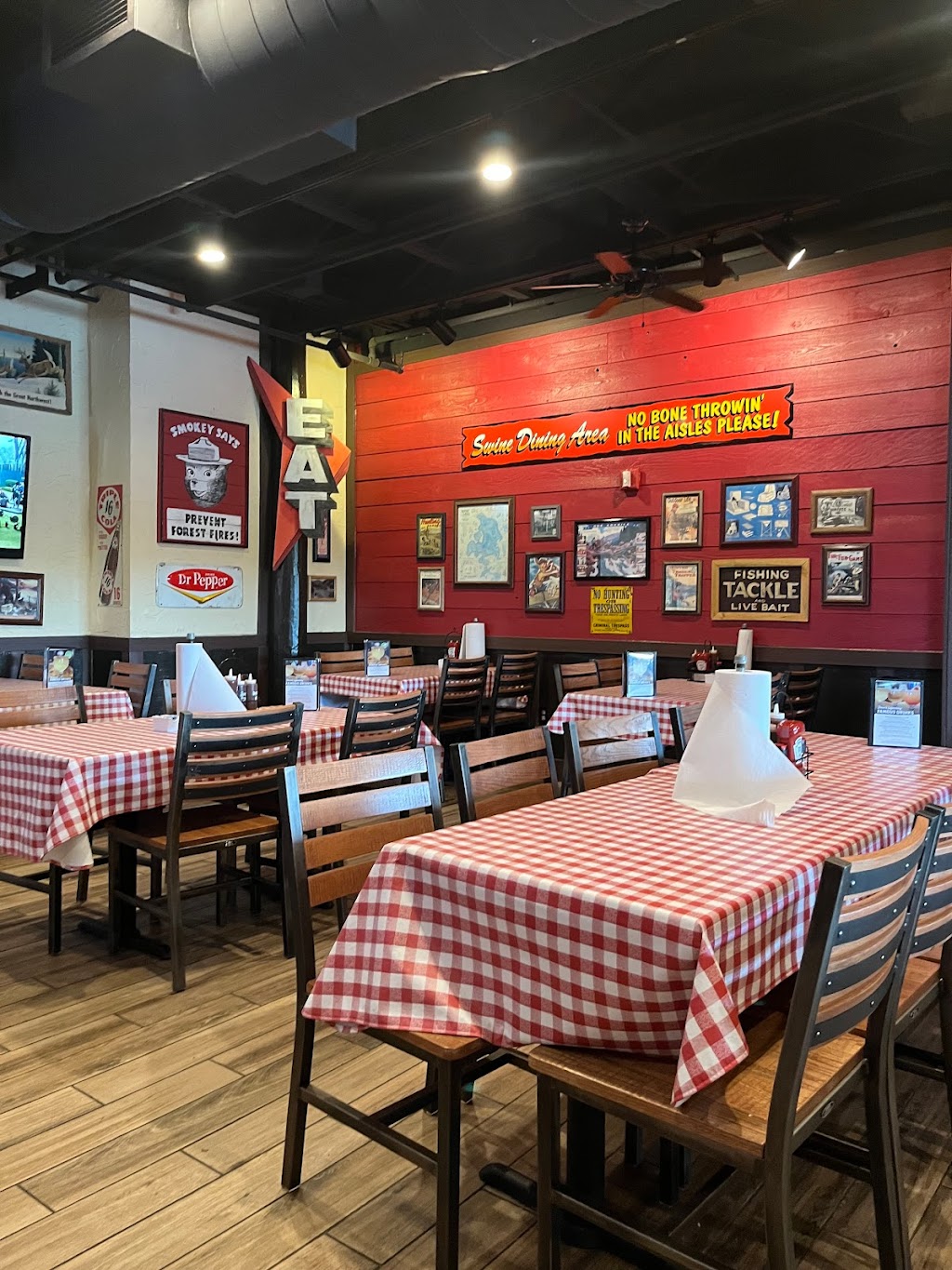 Famous Daves Bar-B-Que | 2430 Prince William Pkwy, Woodbridge, VA 22192, USA | Phone: (703) 492-1300