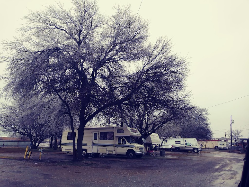 Oasis RV Park | 521 US 69 South, Whitewright, TX 75491, USA | Phone: (903) 421-1671