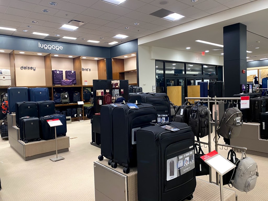 Bloomingdales | 1400 Willowbrook Mall, Wayne, NJ 07470 | Phone: (973) 582-2594